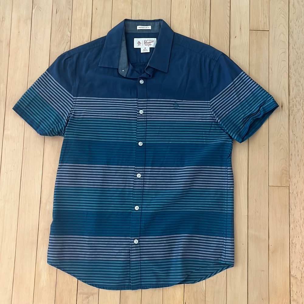 Lightly worn Penguin Slim Fit Size Medium short sleeve button-up